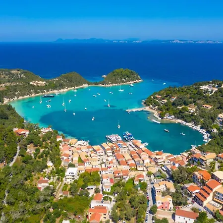 Thanasis Villa *